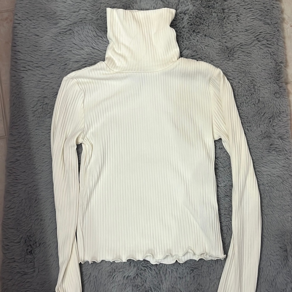 White forever 21 ribbed turtle neck